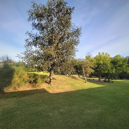 Apartament A Avec Piscine Et A Cote De La