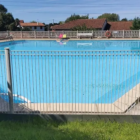 A Avec Piscine Et A Cote De La Hendaye